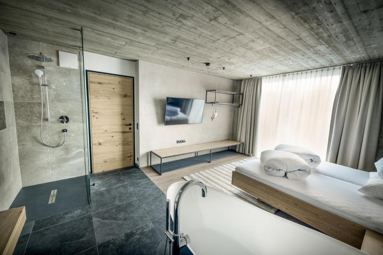 Glanz & Glory Appartements Laengenfeld Bagian luar foto